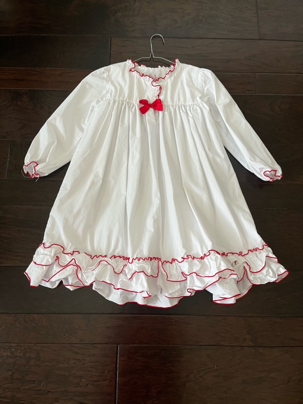 Cecil & Lou Girls White Ruffled Nightgown; Size 8